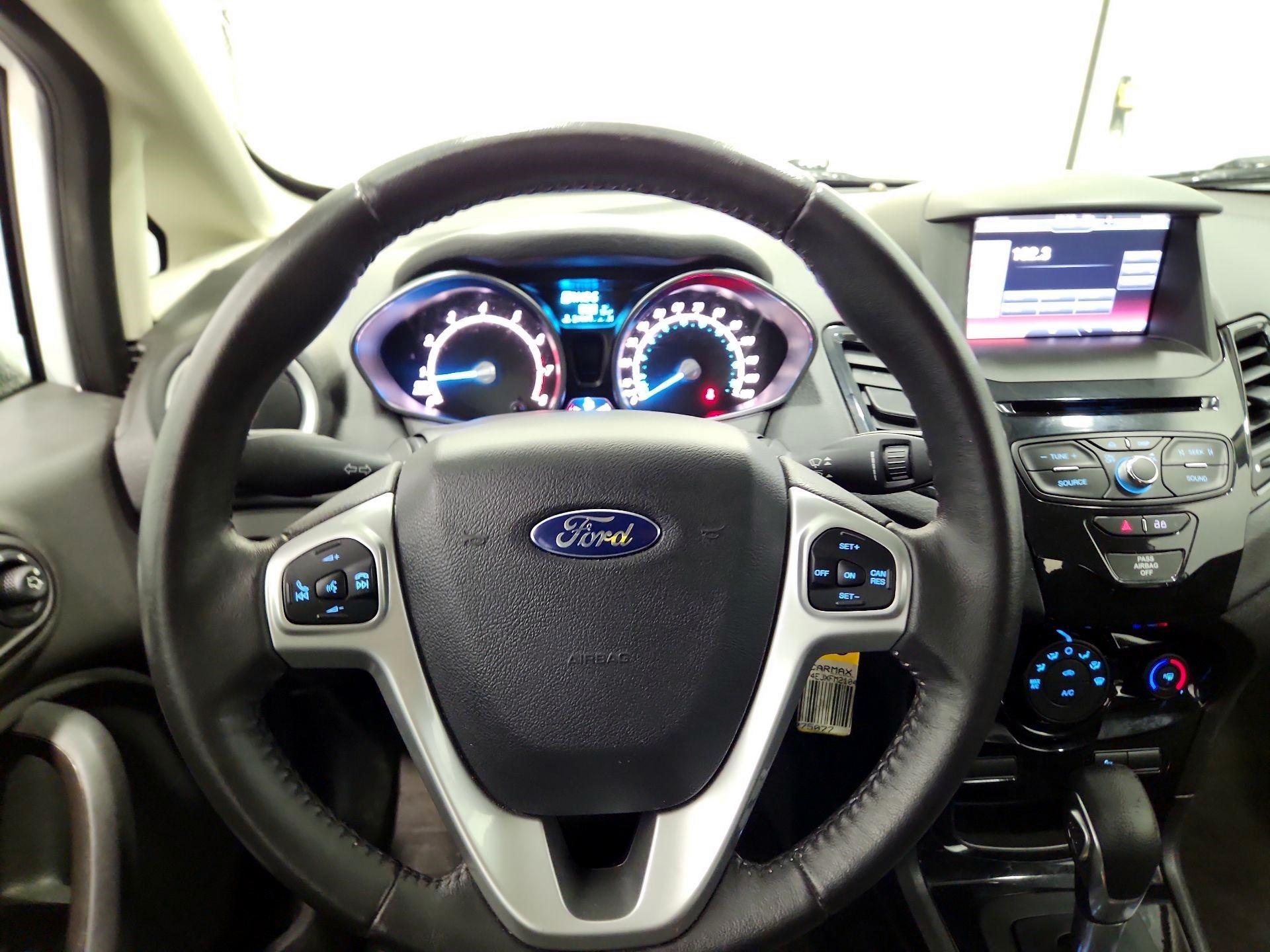 Thumbnail: 2015 Ford Fiesta - 10