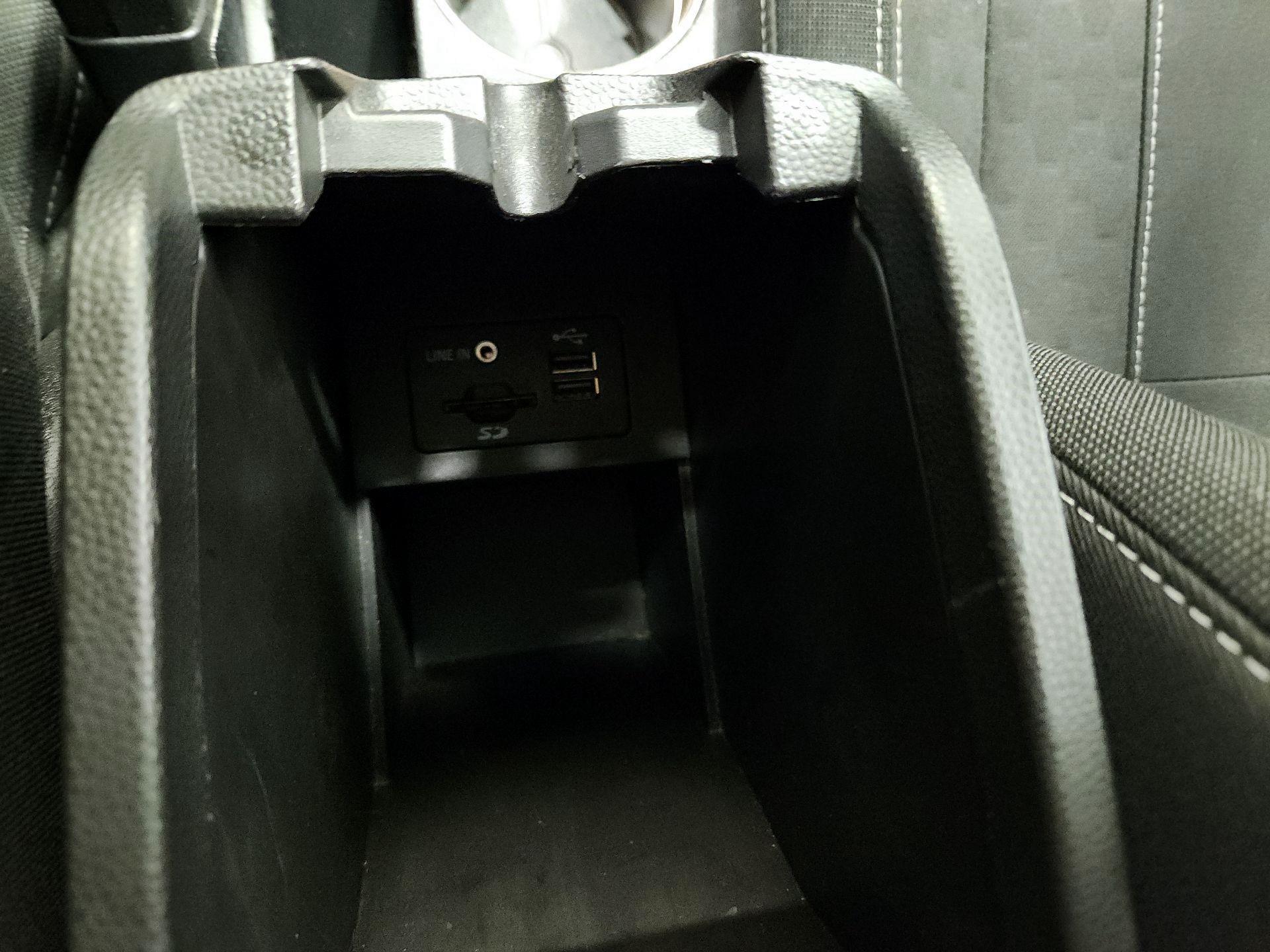 Thumbnail: 2015 Ford Fiesta - 17