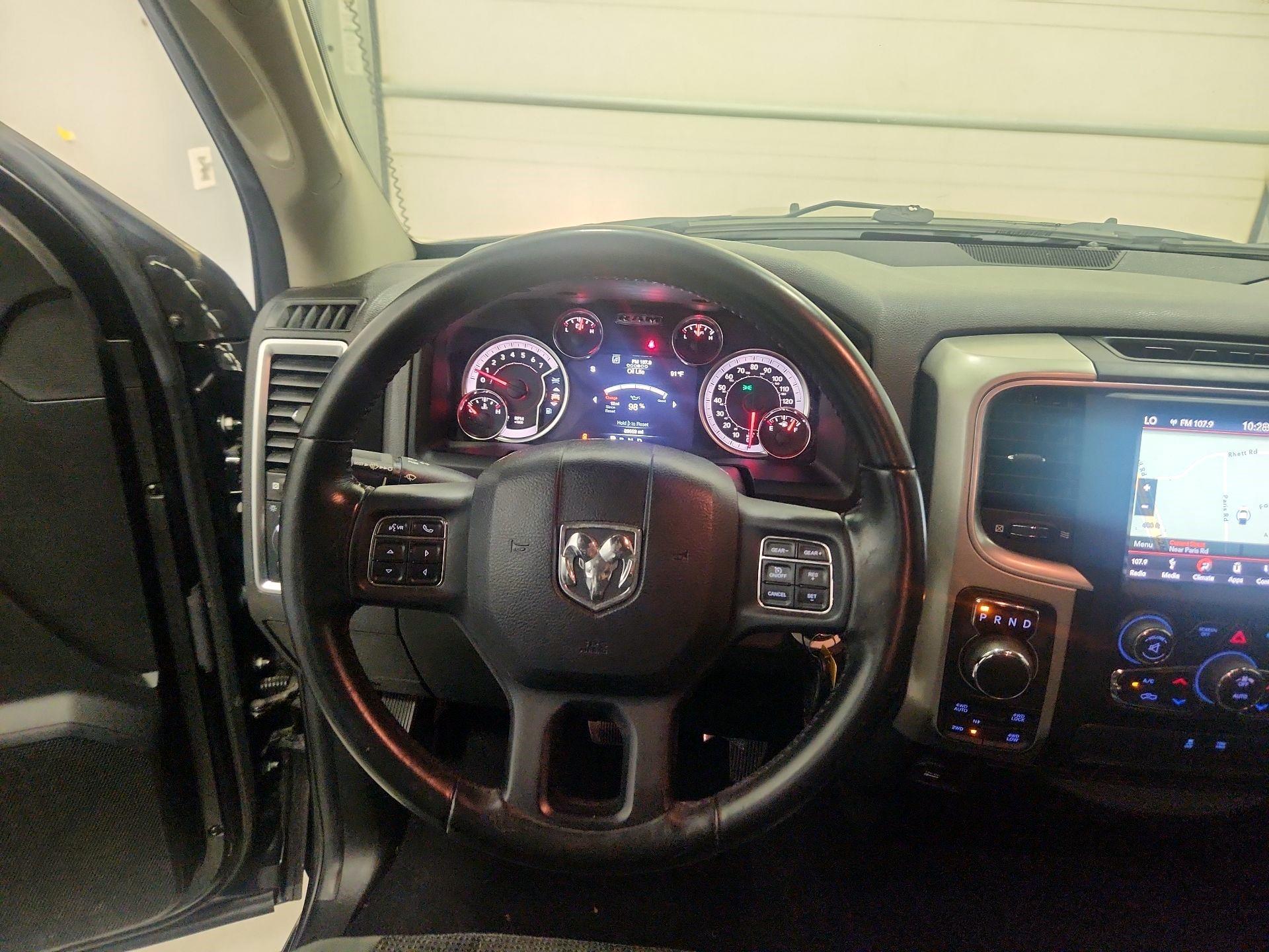 Thumbnail: 2019 RAM 1500 Classic - 10