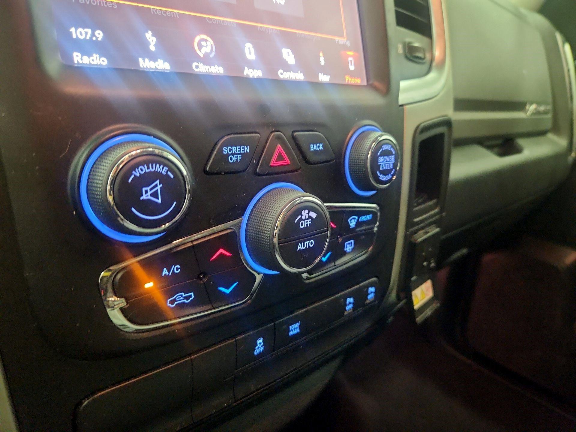 Thumbnail: 2019 RAM 1500 Classic - 17