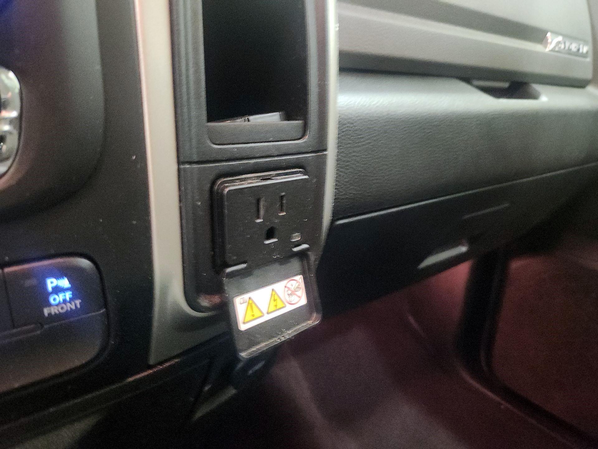 Thumbnail: 2019 RAM 1500 Classic - 19