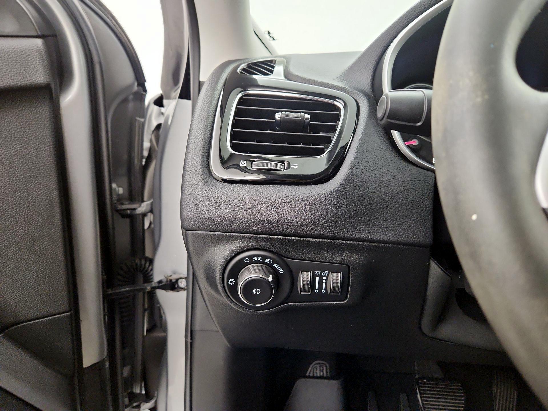 Thumbnail: 2021 Jeep Compass - 13