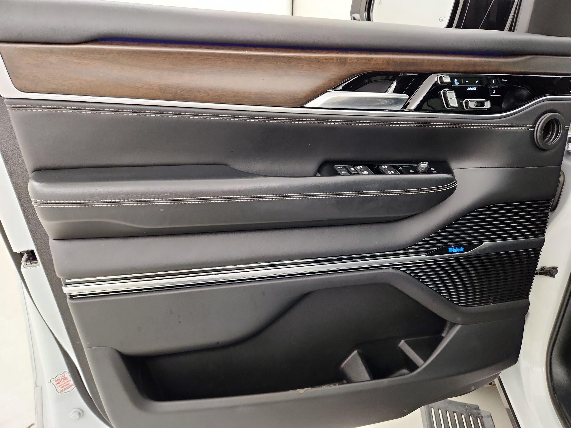Thumbnail: 2022 Jeep Grand Wagoneer - 12