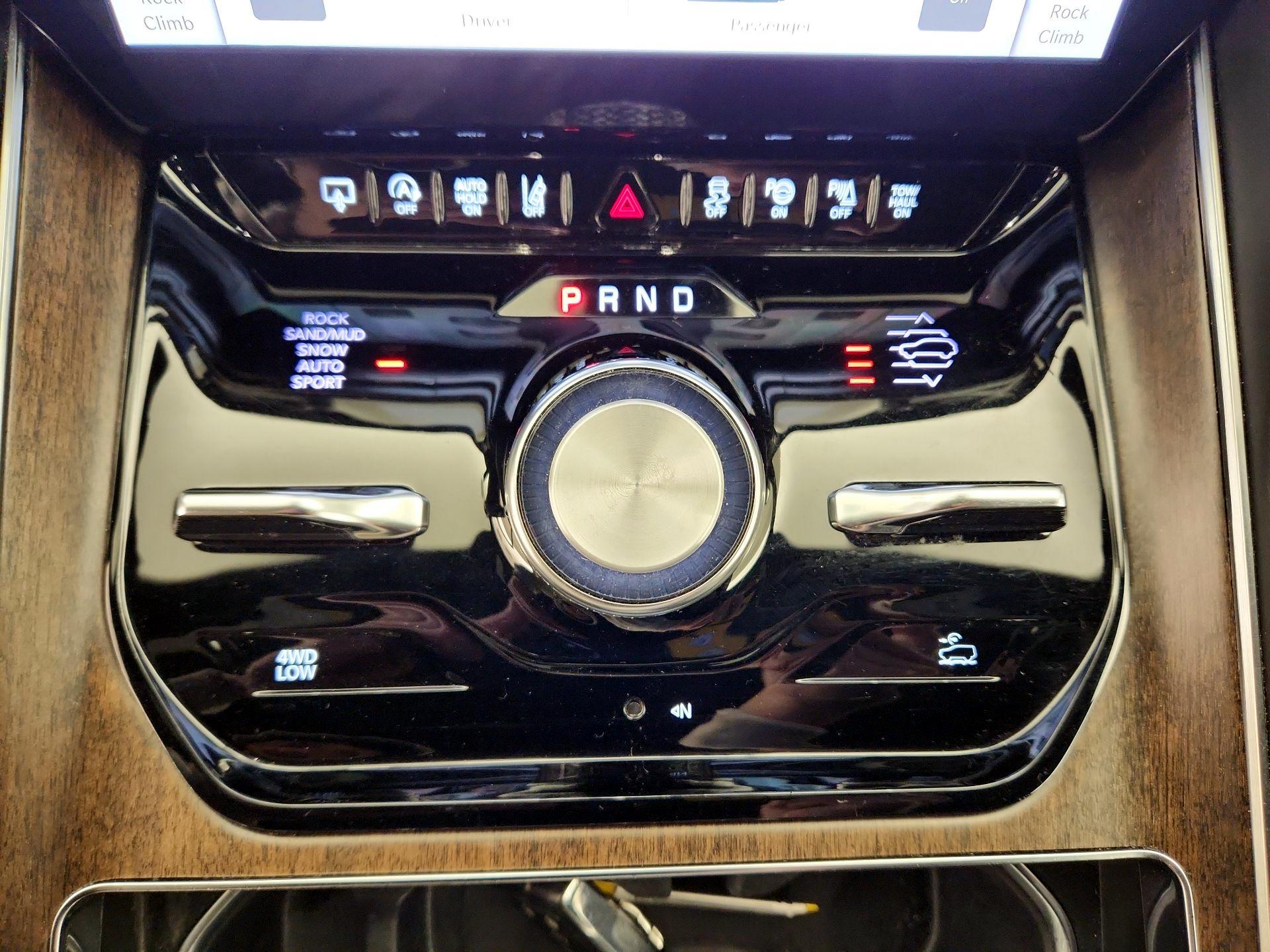Thumbnail: 2022 Jeep Grand Wagoneer - 18