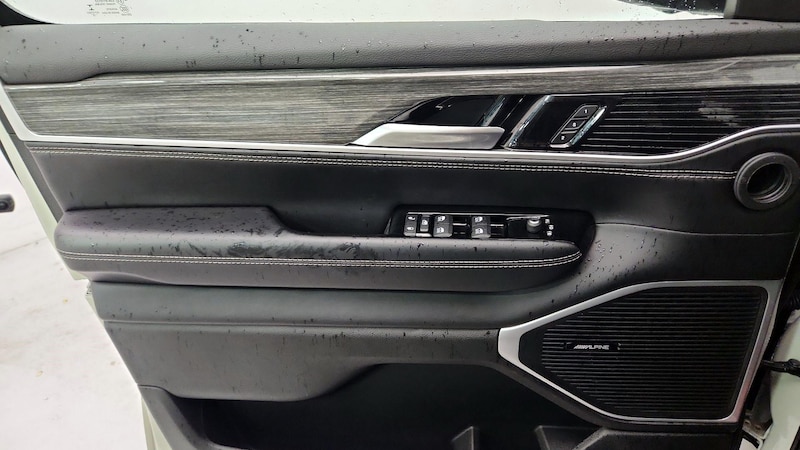 2022 Jeep Wagoneer Series II 12