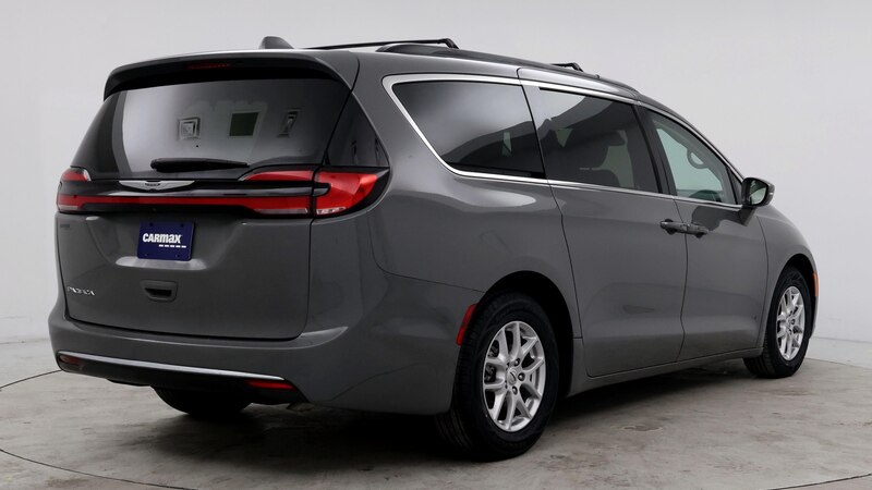 2022 Chrysler Pacifica Touring L 8