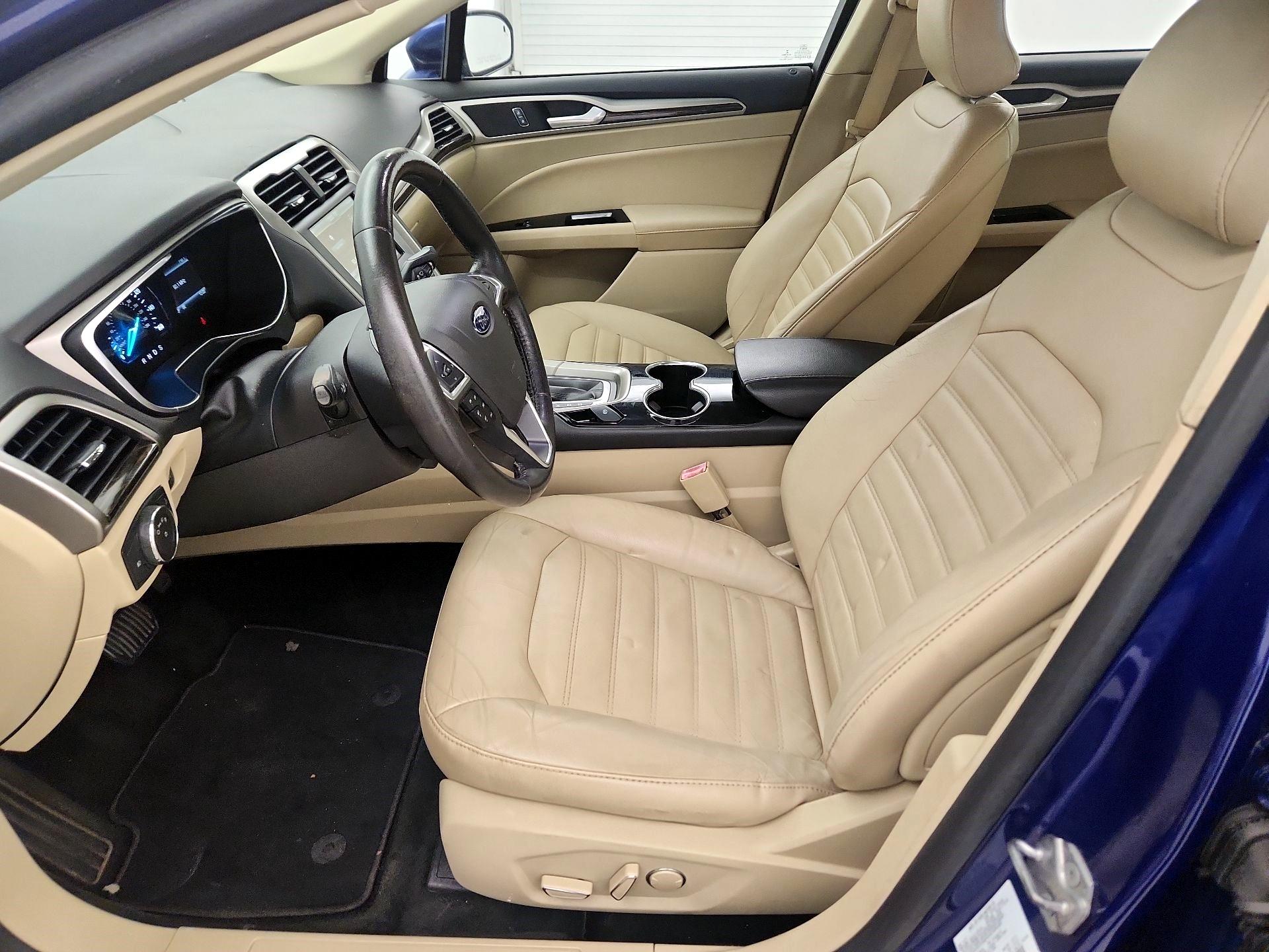 Thumbnail: 2016 Ford Fusion - 11