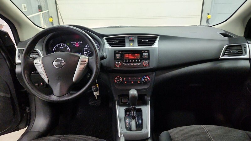 2016 Nissan Sentra S 9