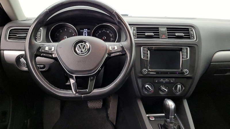 2017 Volkswagen Jetta SE 10