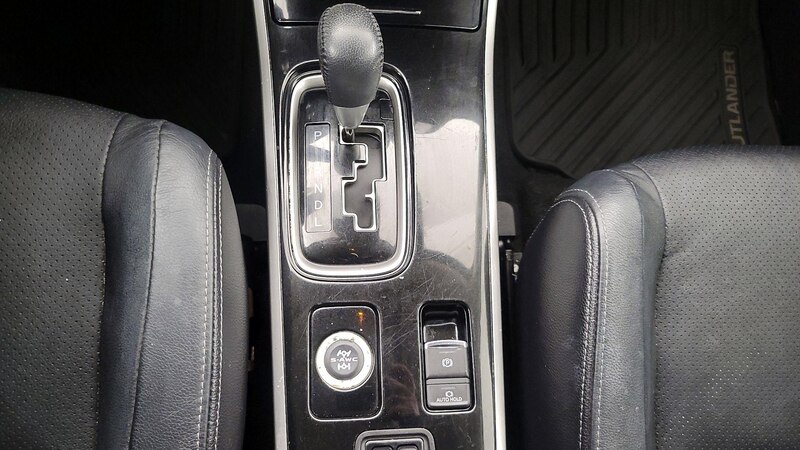2017 Mitsubishi Outlander GT 17