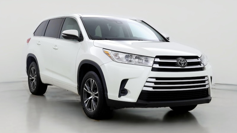 2017 Toyota Highlander LE Hero Image