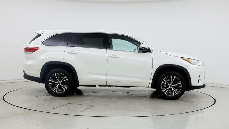 2017 Toyota Highlander LE 7