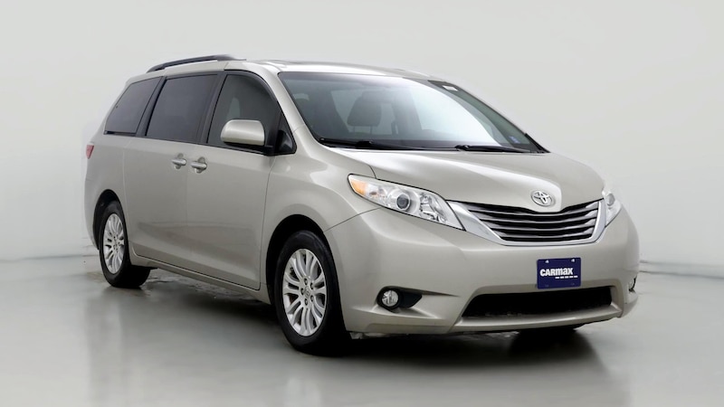 2015 Toyota Sienna XLE Hero Image