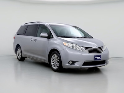 2016 Toyota Sienna XLE -
                Town Center, GA