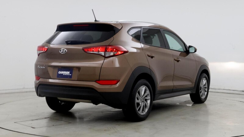 2016 Hyundai Tucson SE 8