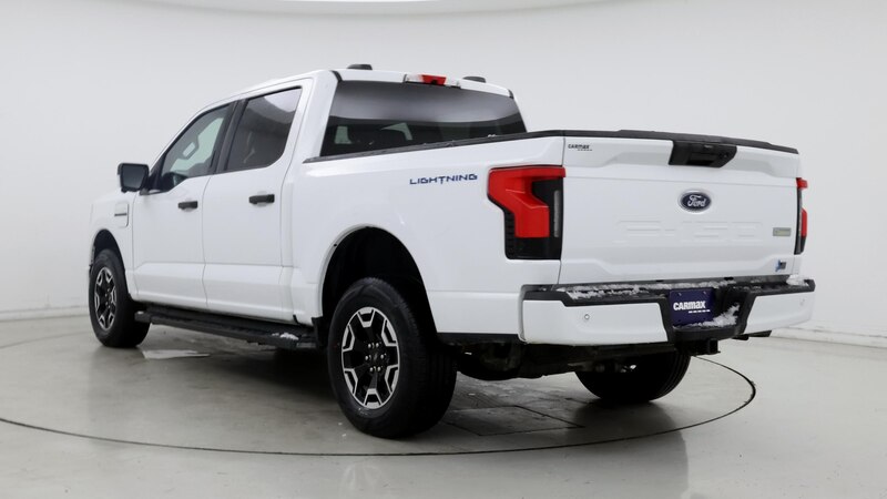 2022 Ford F-150 Lightning XLT 2