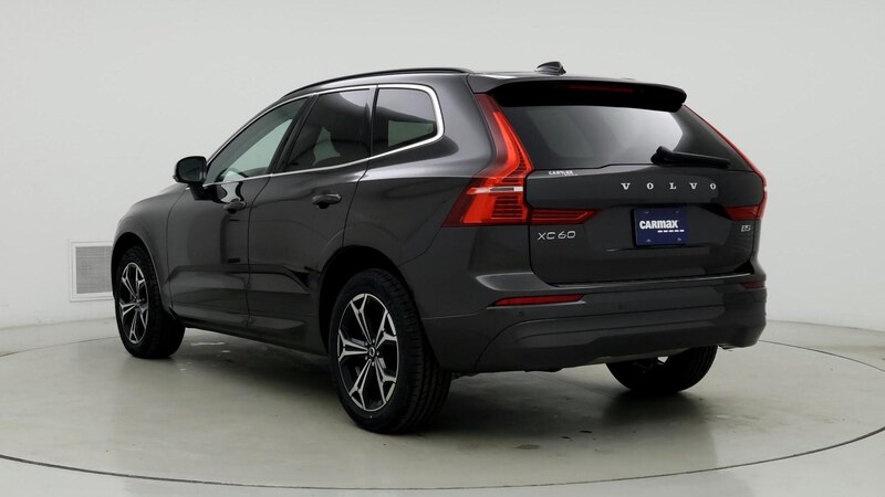 2022 Volvo XC60 B5 Momentum 2