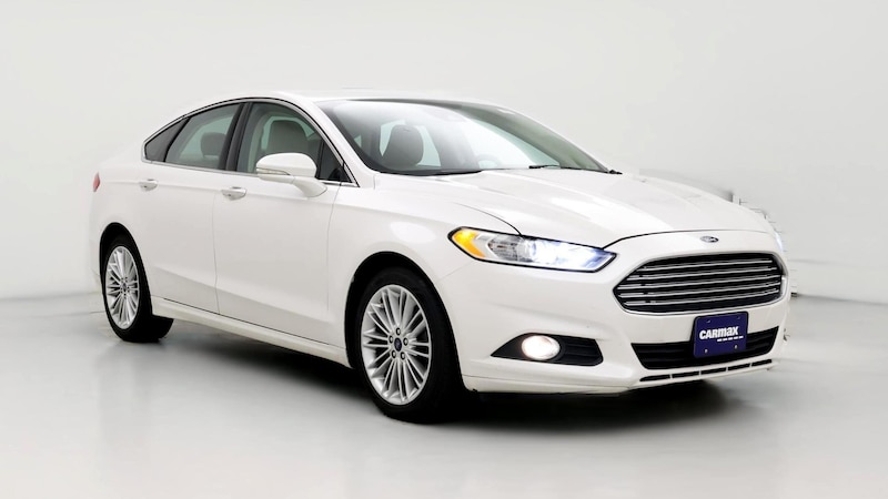 2016 Ford Fusion SE Hero Image