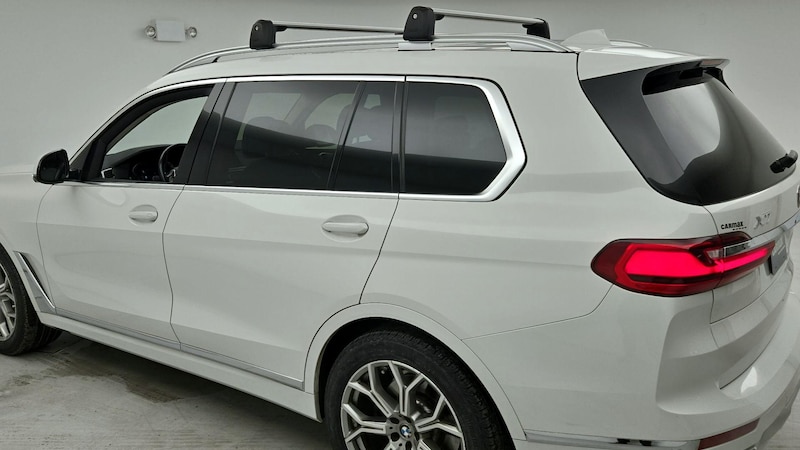 2021 BMW X7 xDrive40i Hero Image
