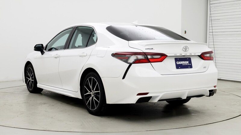 2022 Toyota Camry SE 2