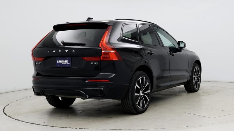 2024 Volvo XC60 B5 Plus 8