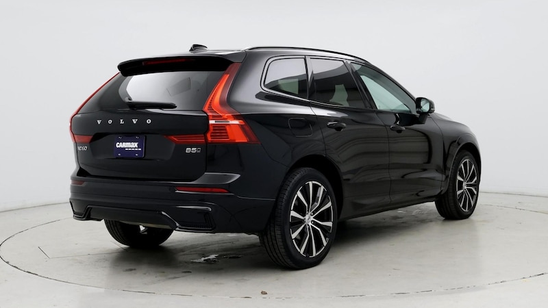 2024 Volvo XC60 B5 Plus 8