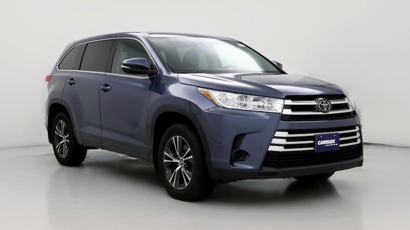 2017 Toyota Highlander LE Hero Image