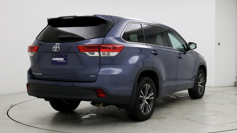 2017 Toyota Highlander LE 8