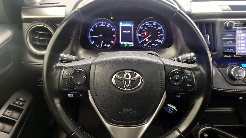 2018 Toyota RAV4 XLE 10