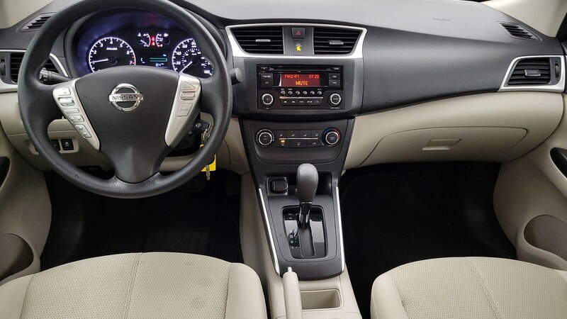 2016 Nissan Sentra S 9