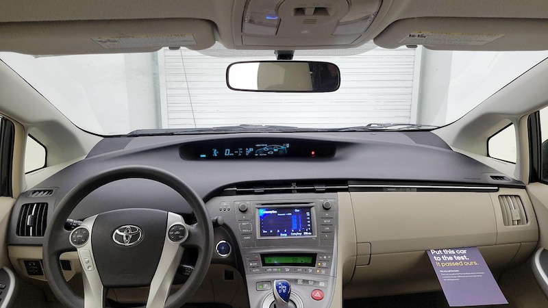 2013 Toyota Prius Two 9