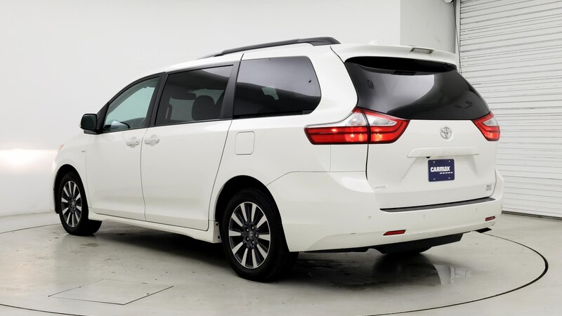 2019 Toyota Sienna XLE Premium 2