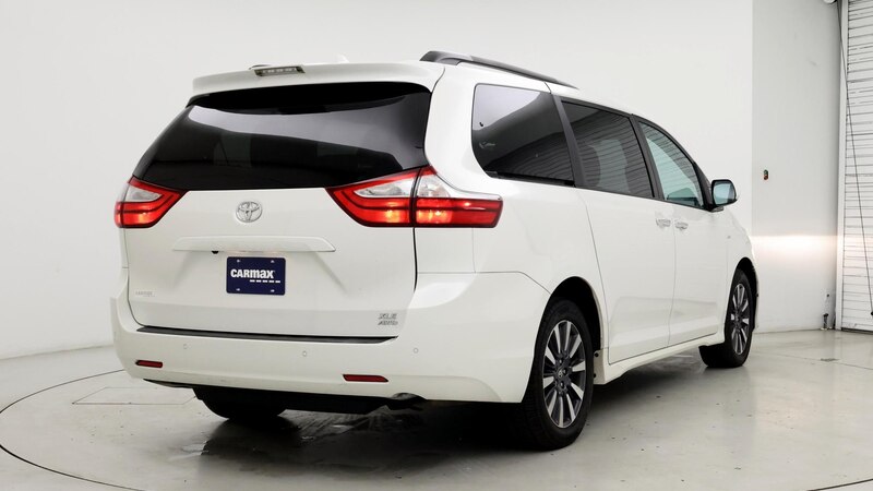 2019 Toyota Sienna XLE Premium 8