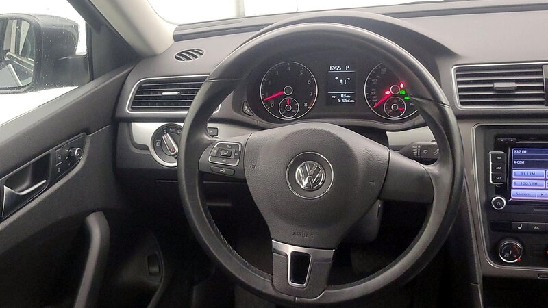 2015 Volkswagen Passat Limited Edition 10