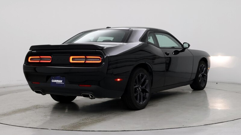 2022 Dodge Challenger SXT 8