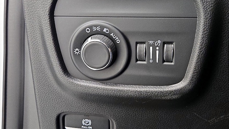 2023 Jeep Grand Cherokee Altitude 13