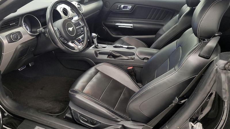 2022 Ford Mustang  11