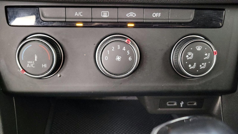 2022 Volkswagen Jetta S 16