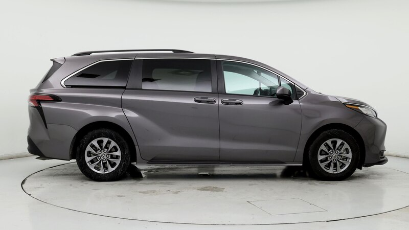 2022 Toyota Sienna LE 7