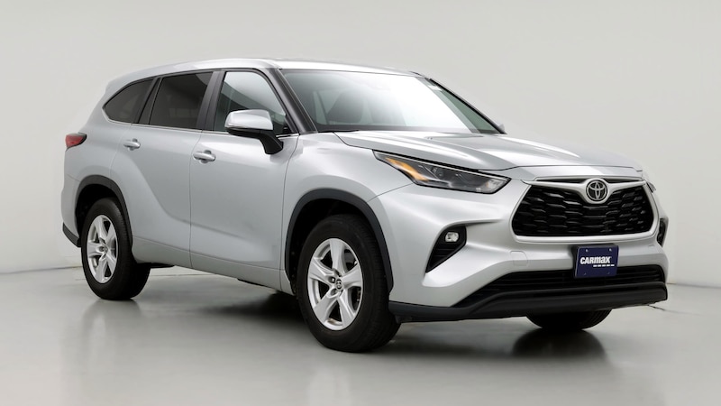 2023 Toyota Highlander LE Hero Image