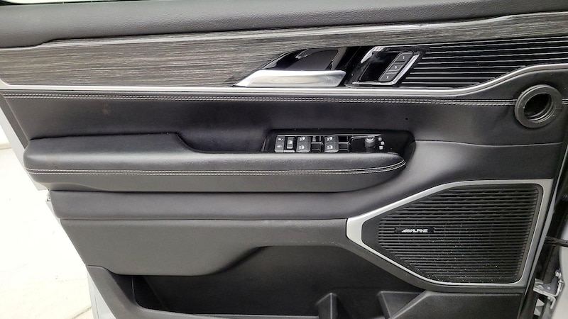2022 Jeep Wagoneer Series III 12
