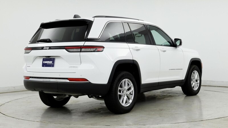 2024 Jeep Grand Cherokee Laredo 8