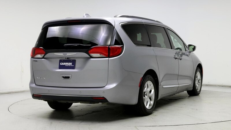 2018 Chrysler Pacifica Touring L 8