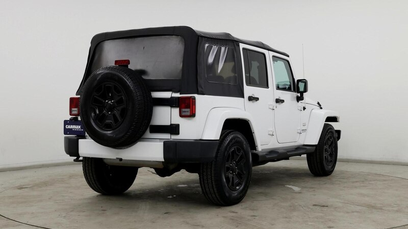 2016 Jeep Wrangler Unlimited Sahara 8