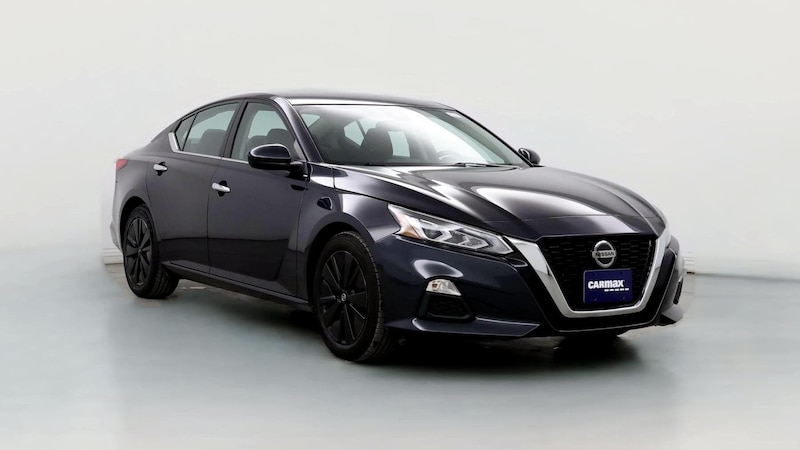 2022 Nissan Altima SV Hero Image