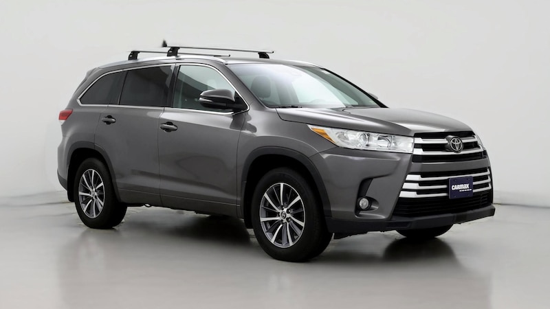 2017 Toyota Highlander XLE Hero Image