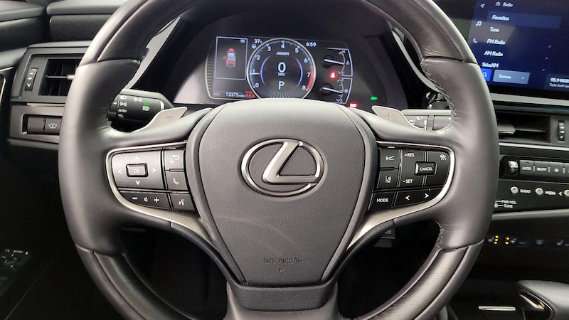 2023 Lexus ES  10
