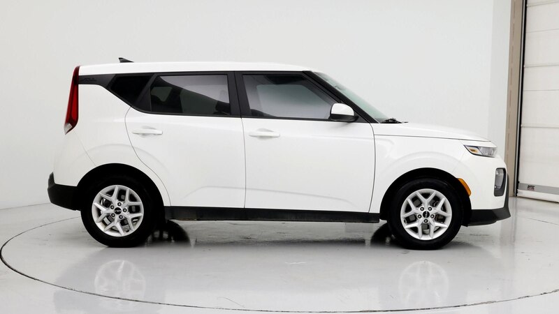 2022 Kia Soul LX 7