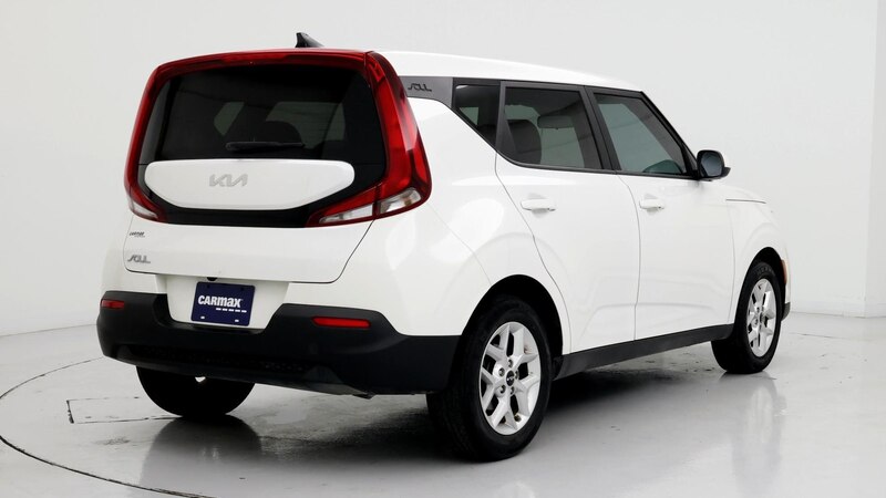 2022 Kia Soul LX 8