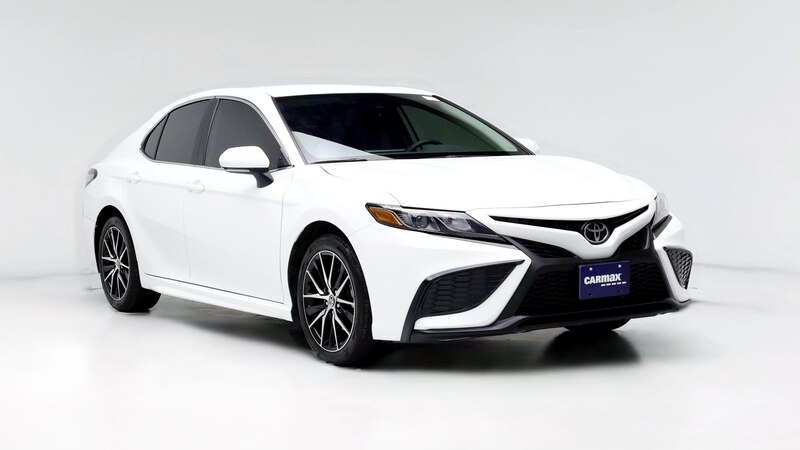 2024 Toyota Camry SE Hero Image